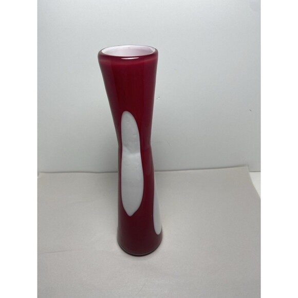 Pier 1 Bright Red and White Cased Glass Vase Hand Blown Stretched 11" Tall - Picture 6 of 8